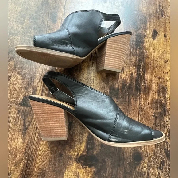 Lucky Brand | ladies Overandie block heel sandal. Size: 10M/42 - Picture 11 of 15